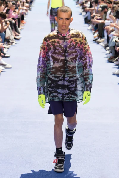 Look 29